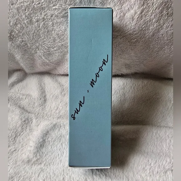 Sun + Moon Seas The Day Facial Moisturizer - Picture 2 of 6